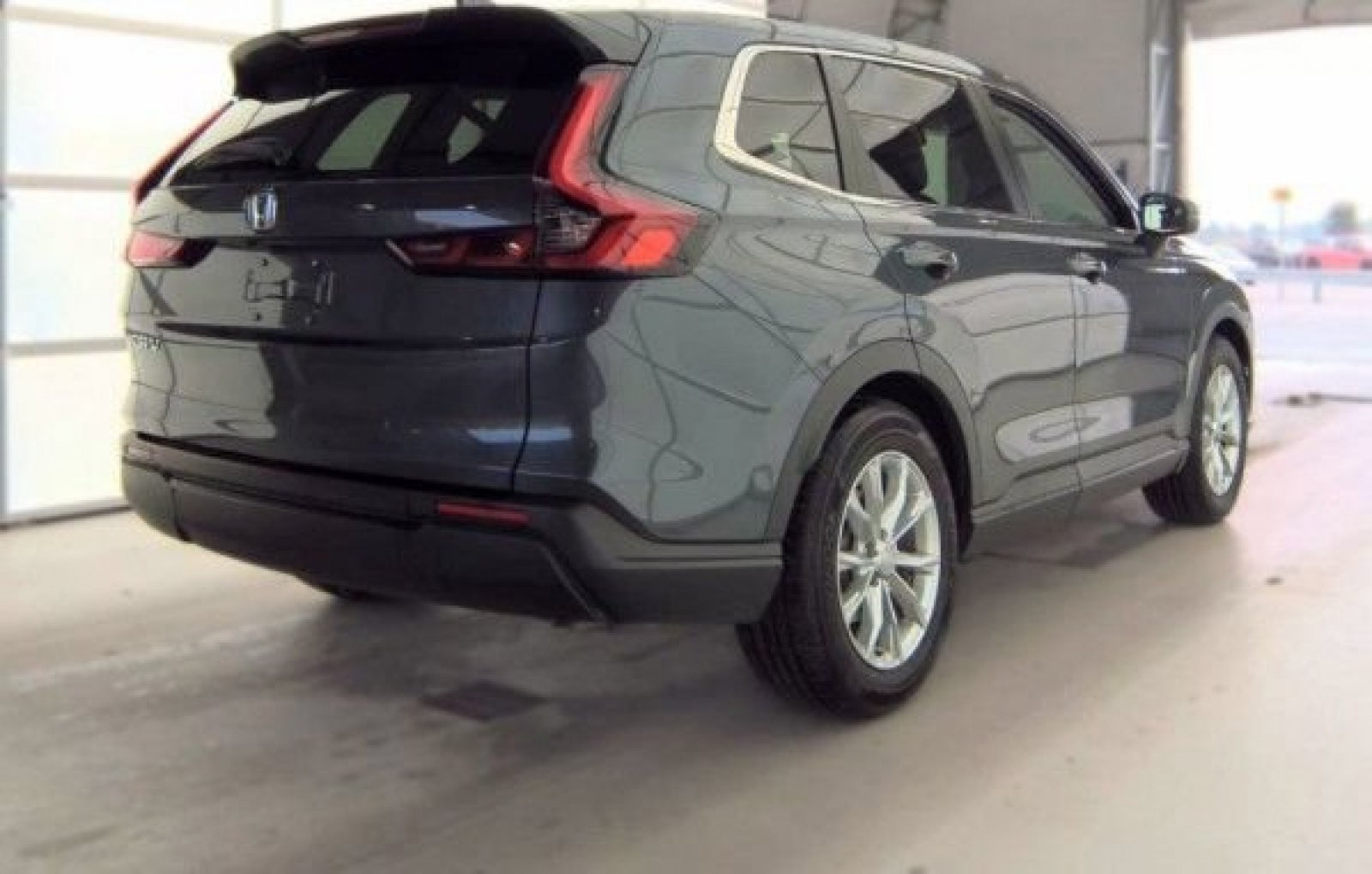 Certified Used 2025 Meteorite Gray Metallic Honda EX-L image 5