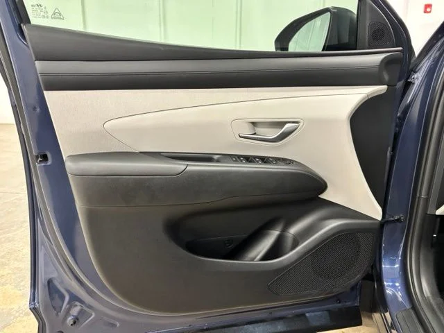 Used 2025 Blue Hyundai SEL Convenience image 17