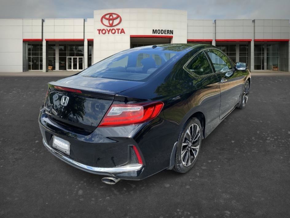 Used 2017 Crystal Black Pearl Honda EX image 5