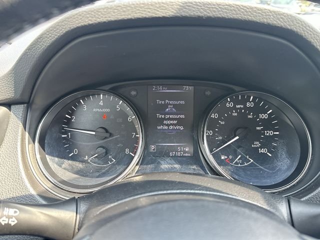 Used 2017 White Nissan SL image 12
