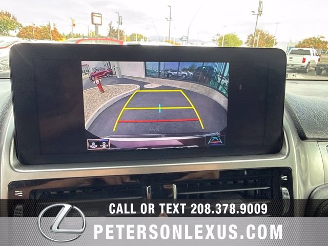 Used 2022  Lexus 460 Premium image 18