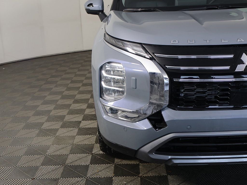 New 2026 Gray Mitsubishi SE image 15