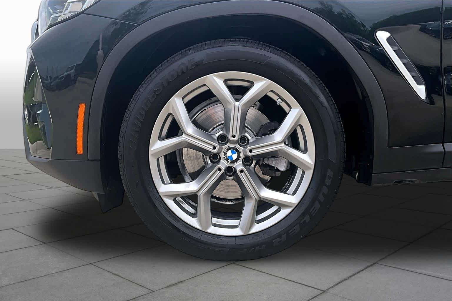 Used 2024 Jet Black BMW sDrive30i image 10