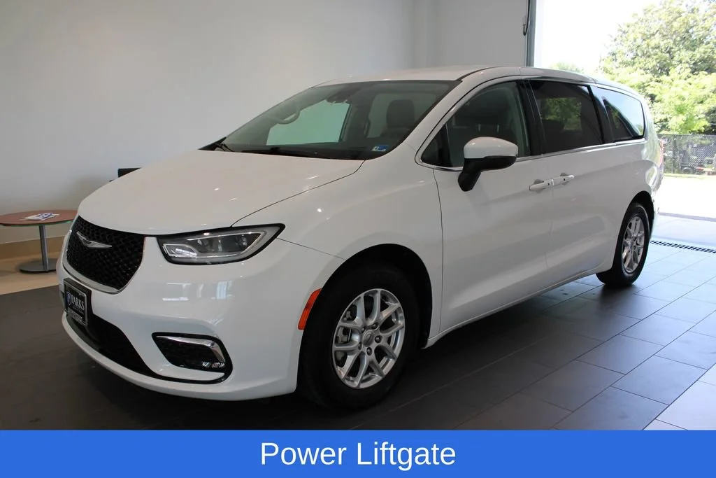 Used 2023 White Chrysler Touring L image 14
