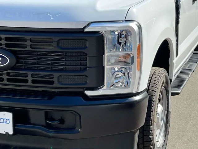 New 2027 Oxford White Ford F-350® XL image 9