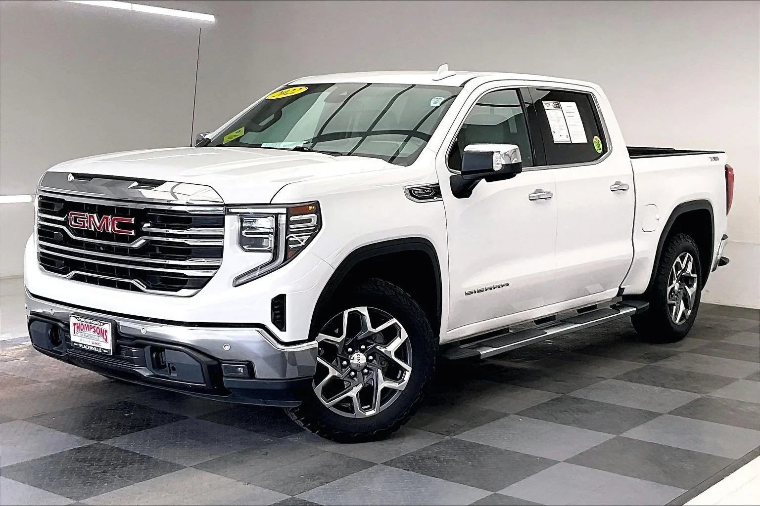 Used 2022 Summit White GMC SLT image 12