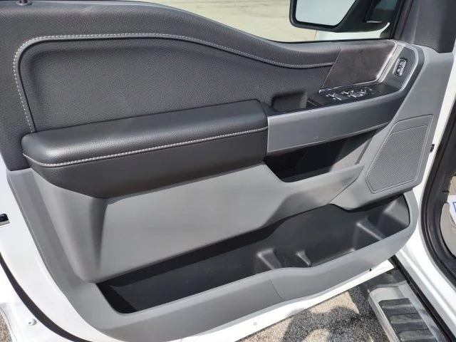Certified Used 2025 Oxford White Ford XLT image 11