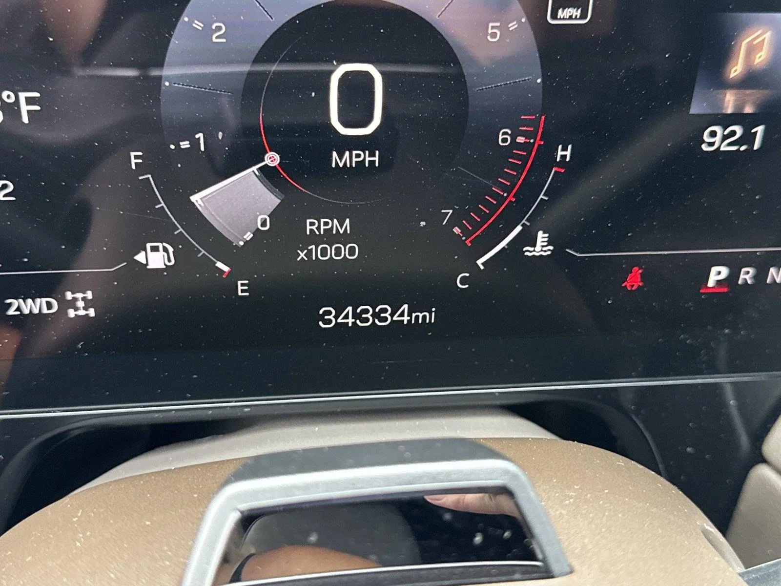 Used 2025 Summit White GMC Elevation image 40