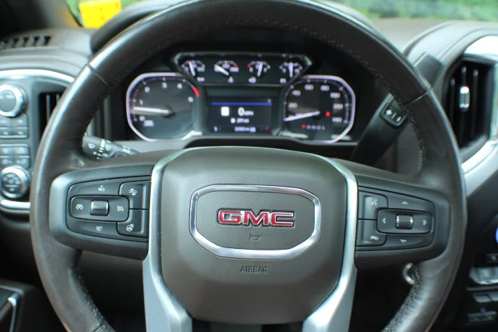 Certified Used 2023 Summit White GMC SLT image 9
