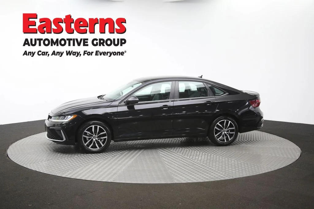 Used 2025 Black Volkswagen 1.5T SE image 59