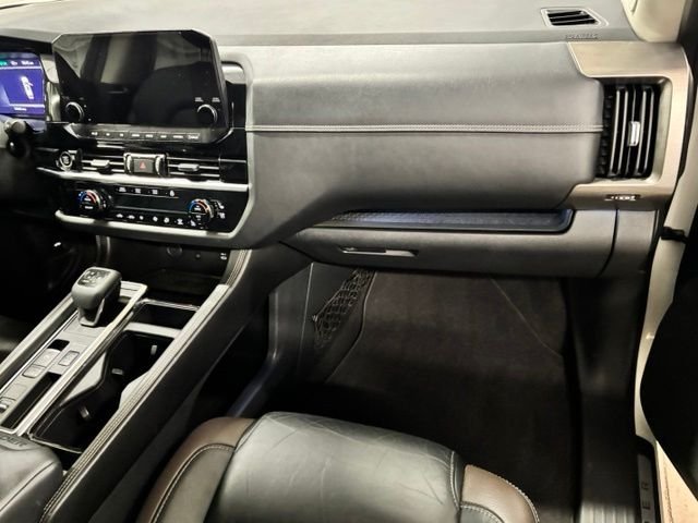 Used 2023 White Nissan Platinum image 21