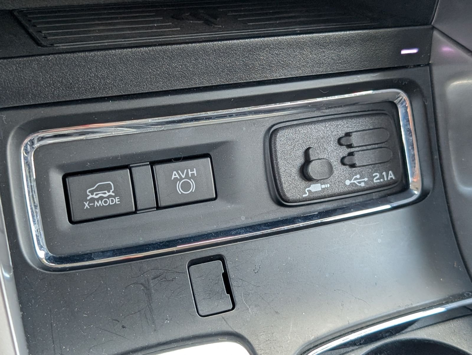 Used 2022 Black Subaru Limited image 13