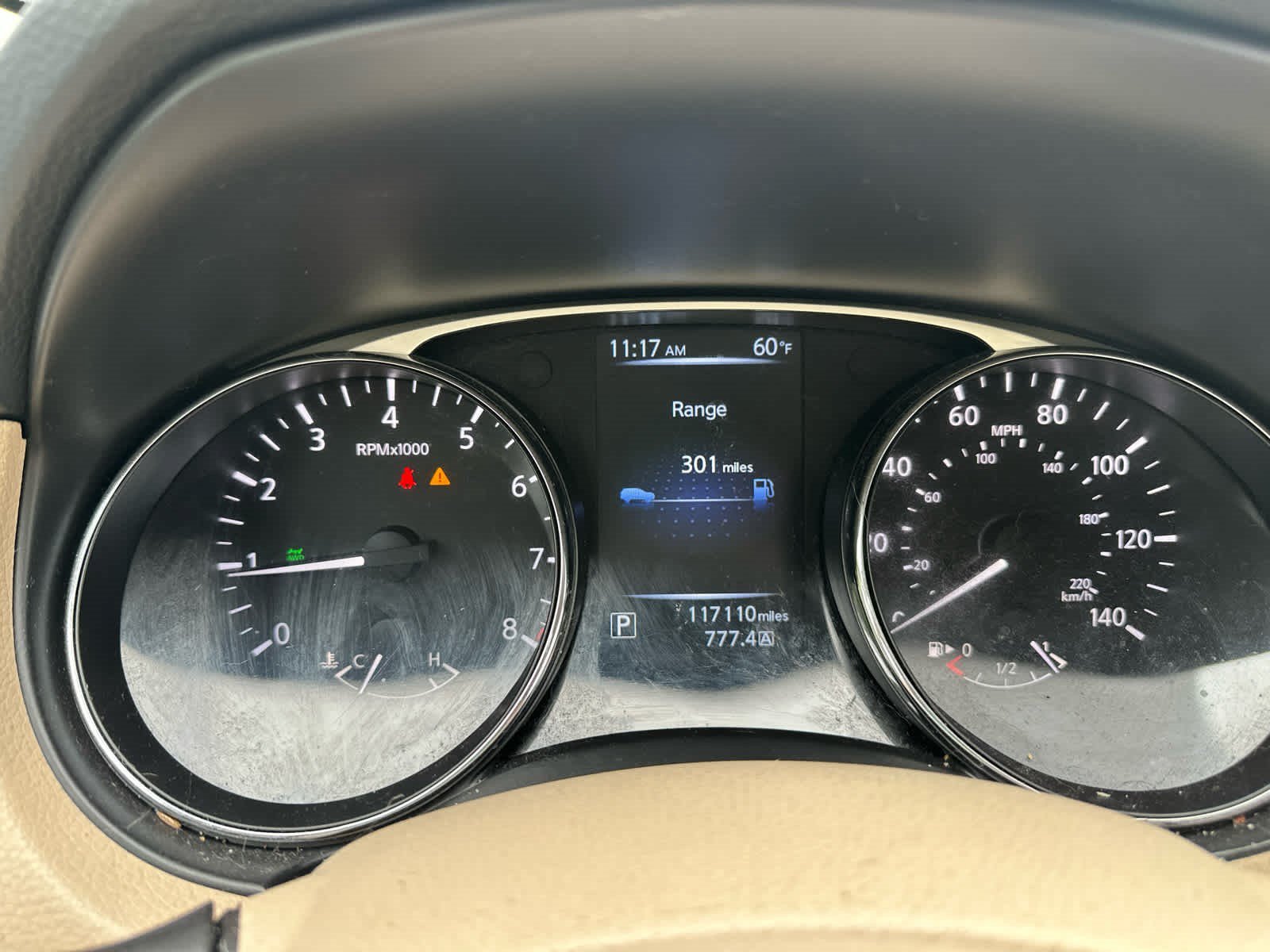 Used 2014 Cayenne Red Nissan SV image 8