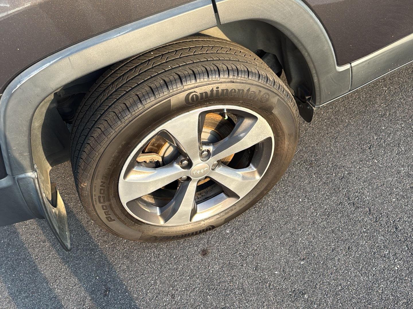 Used 2019 Granite Crystal Metallic Clearcoat Jeep Limited image 13
