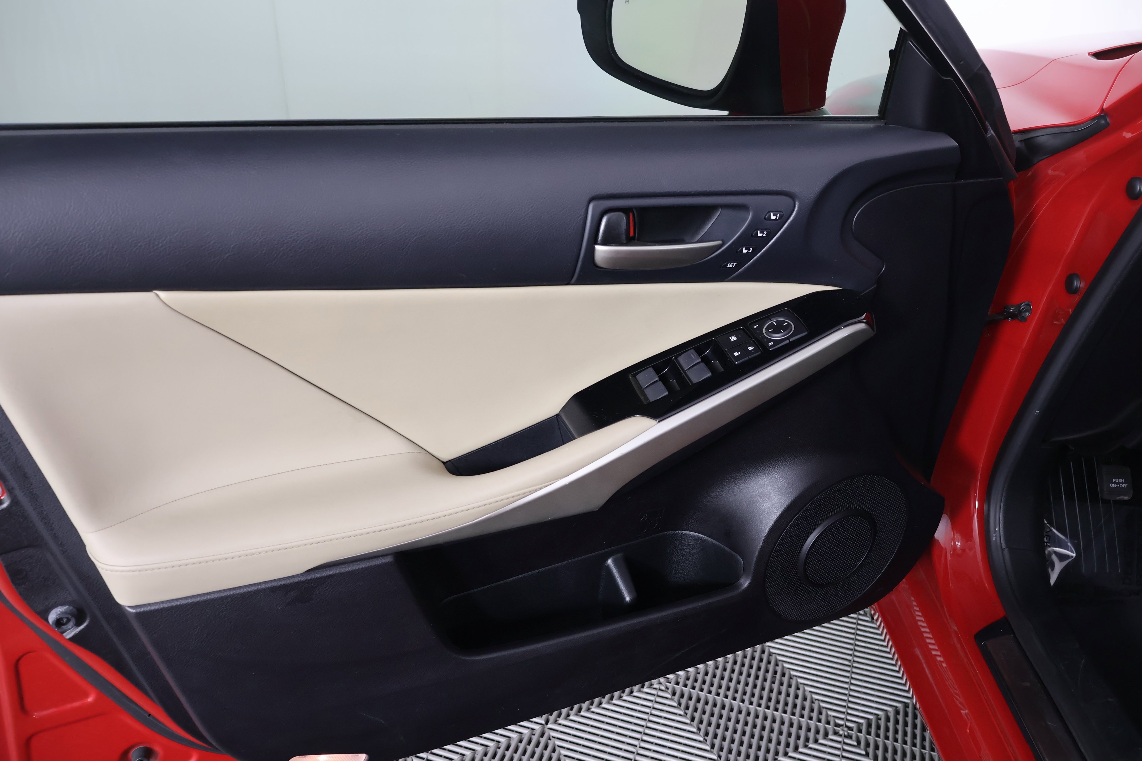 2019 Lexus IS 300 - Photo 40