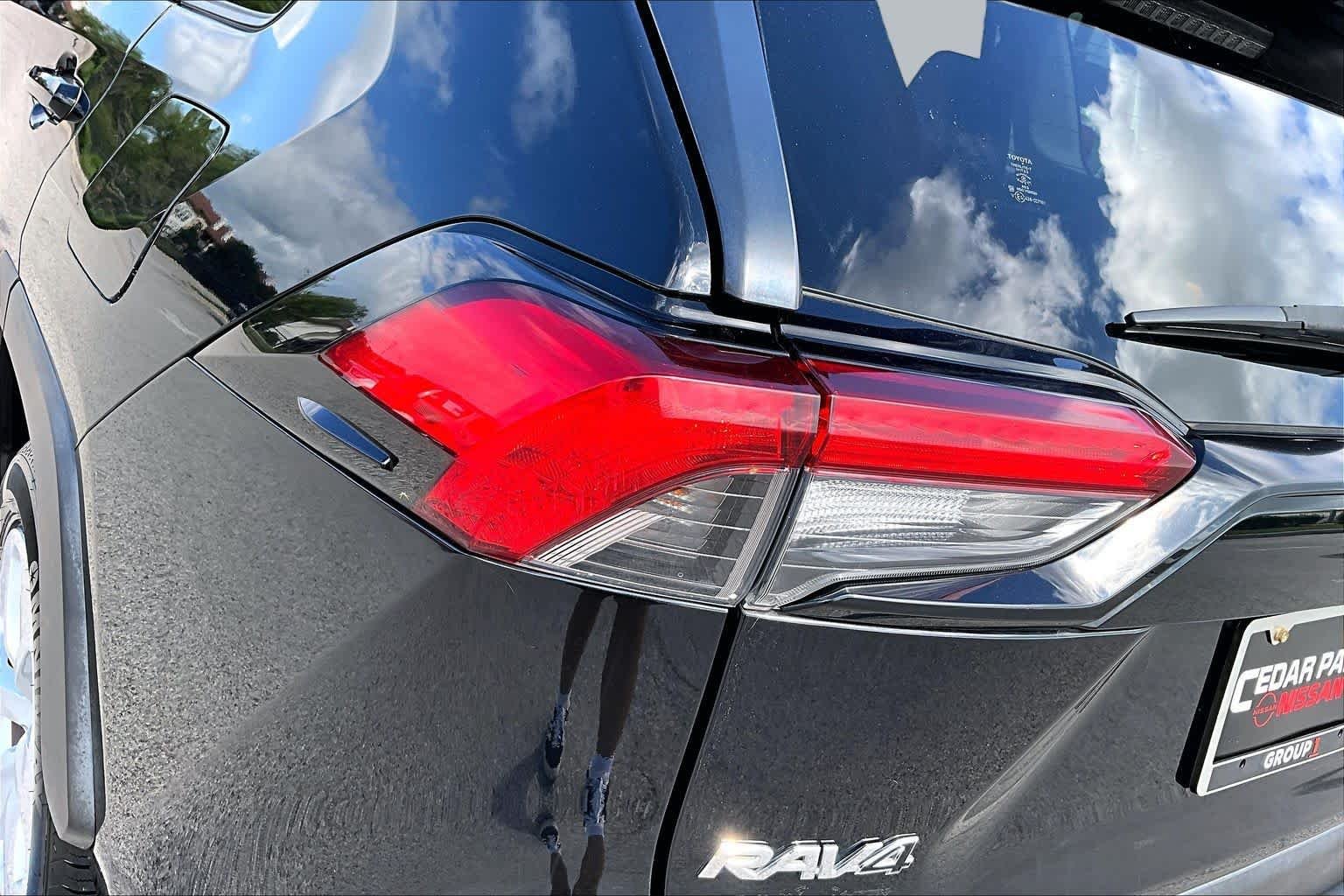 Used 2019 Midnight Black Metallic Toyota LE image 29