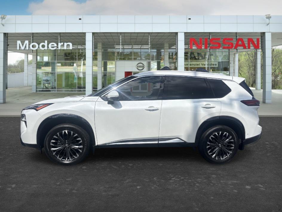 Used 2026 Everest White Pearl Tricoat Nissan Platinum image 2