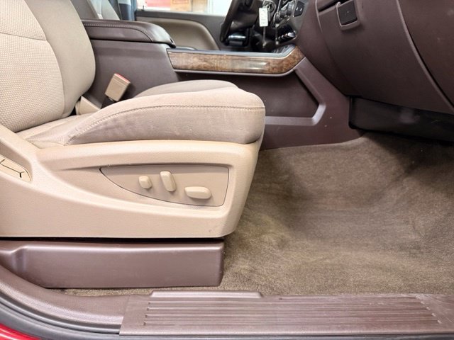 Used 2016 SIREN RED TINTCOAT Chevrolet LT image 27