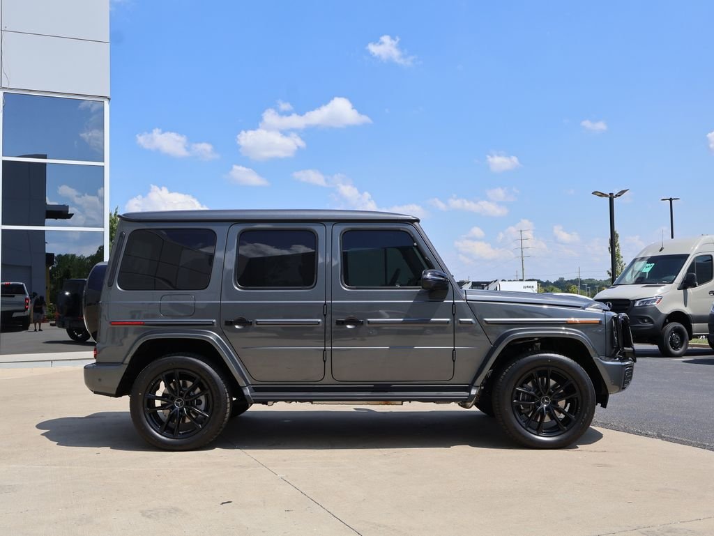 Used 2026 MANUFAKTUR Graphite Met Mercedes-Benz G 550 image 4