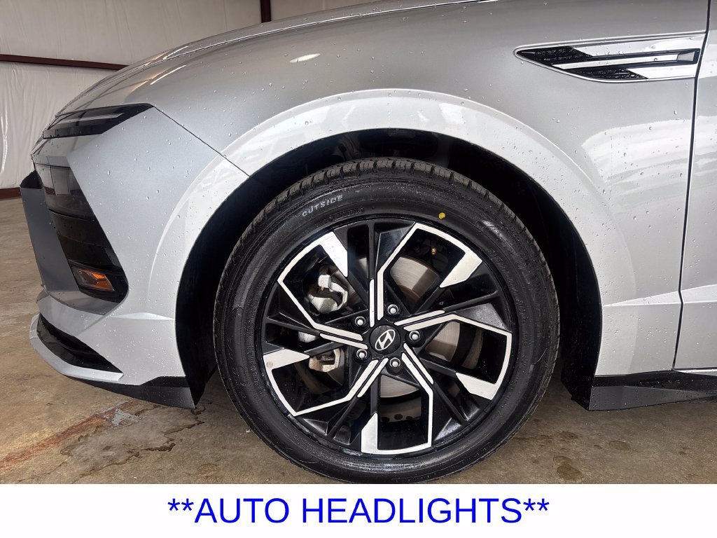 Certified Used 2025 Silver Hyundai SEL image 9
