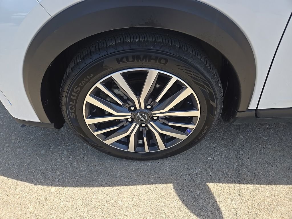 Used 2024 White Nissan SR image 27