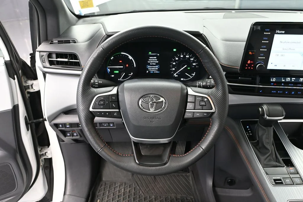 2024 Toyota Sienna XSE - Photo 25