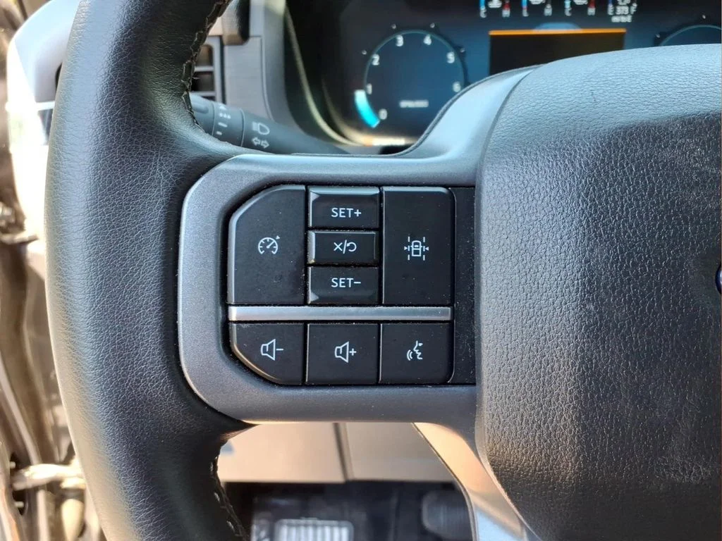 Used 2025 Gray Ford XLT image 12