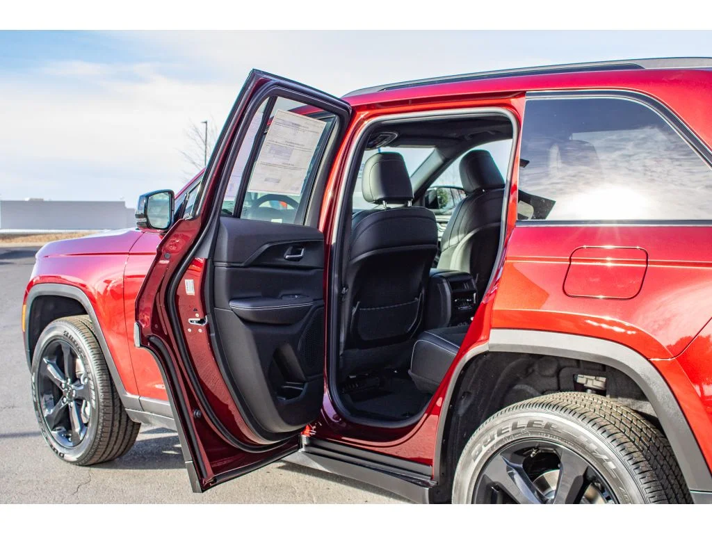 New 2025 Velvet Red Pearlcoat Jeep Altitude X image 38