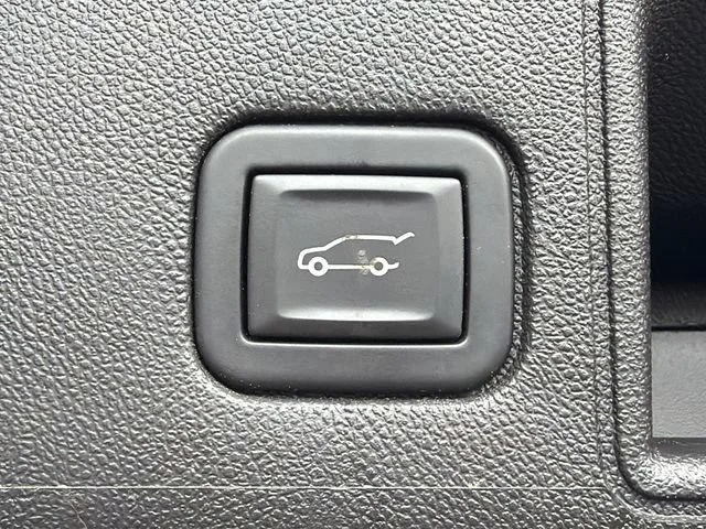 Used 2023 Ebony Twilight Metallic GMC AT4 image 19