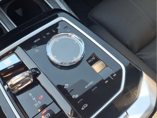 Used 2023 Gray BMW i xDrive image 9