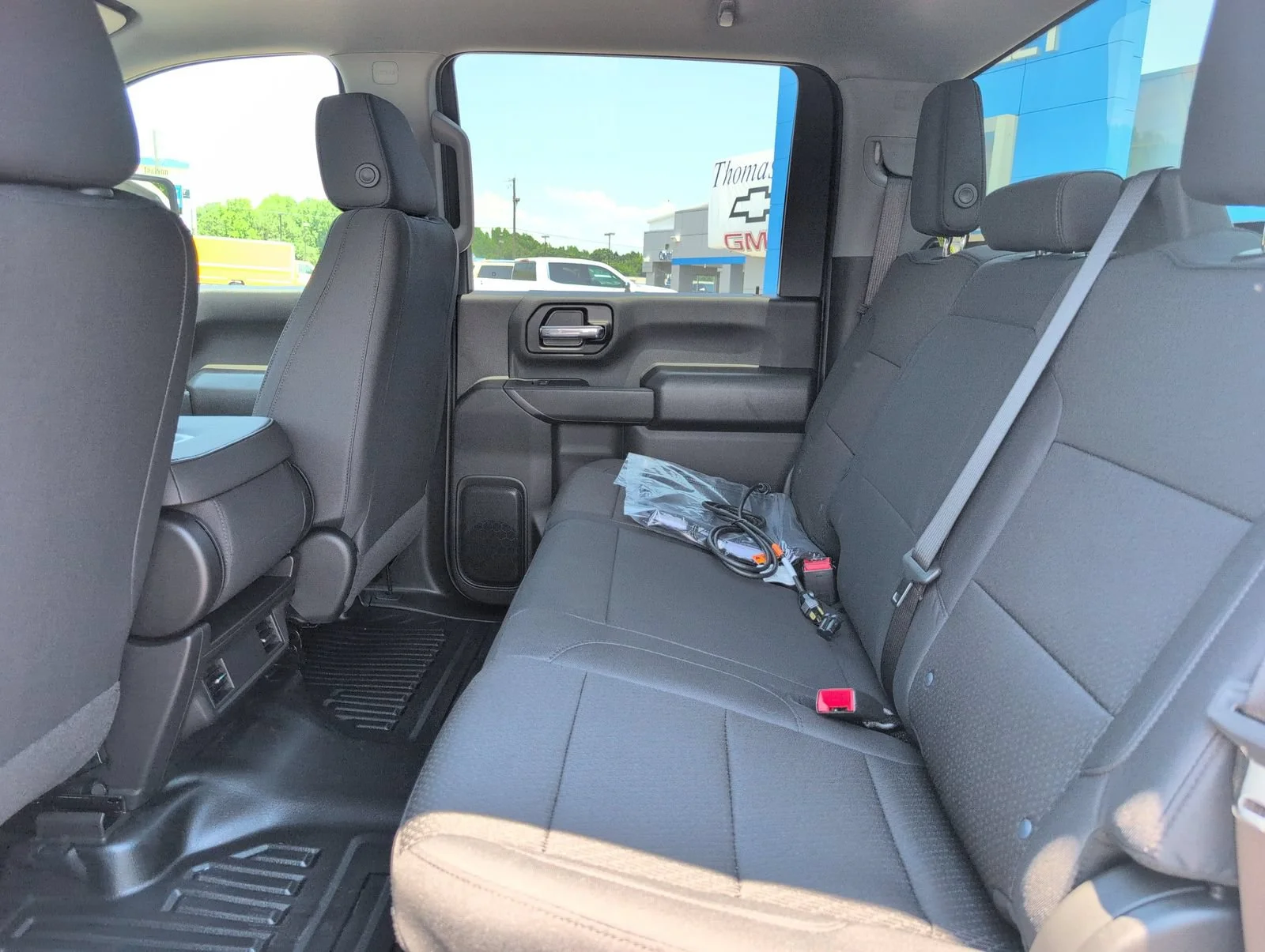 New 2026 Summit White GMC Pro image 30