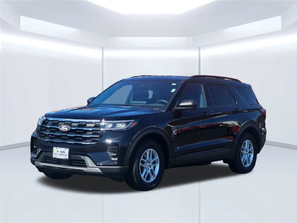 New 2027 Black Ford Active image 2