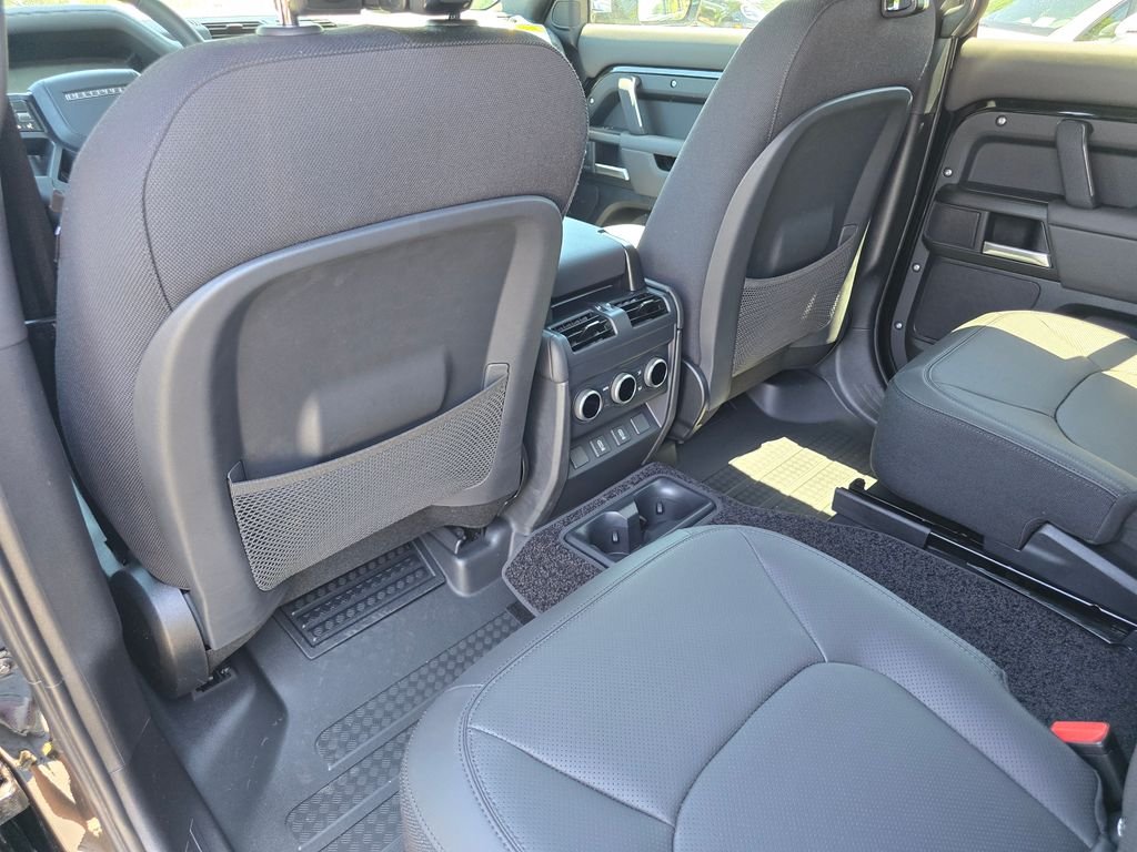 New 2026 Santorini Black Land Rover V8 image 9