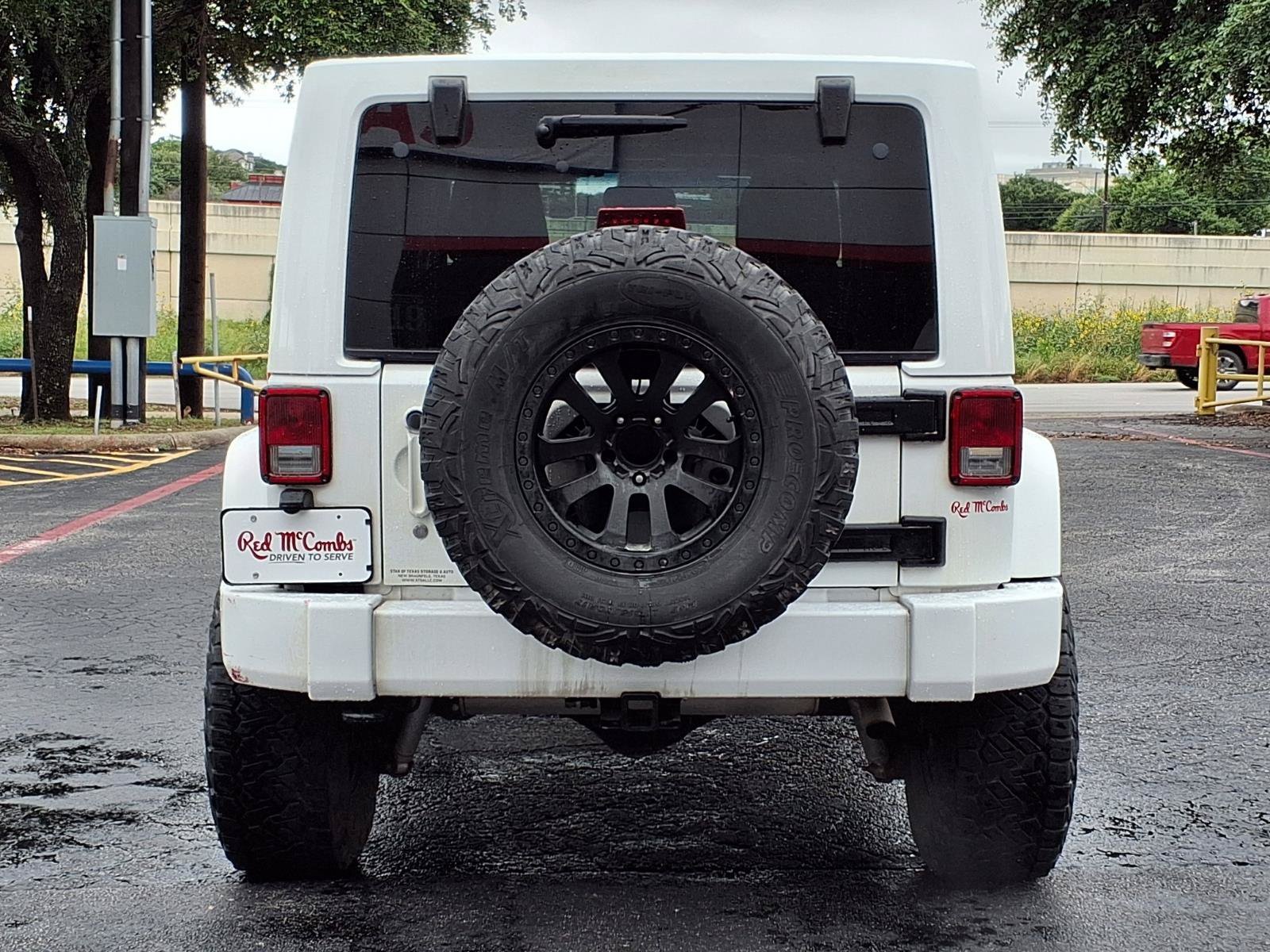 Used 2013 Bright White Jeep Sahara image 6