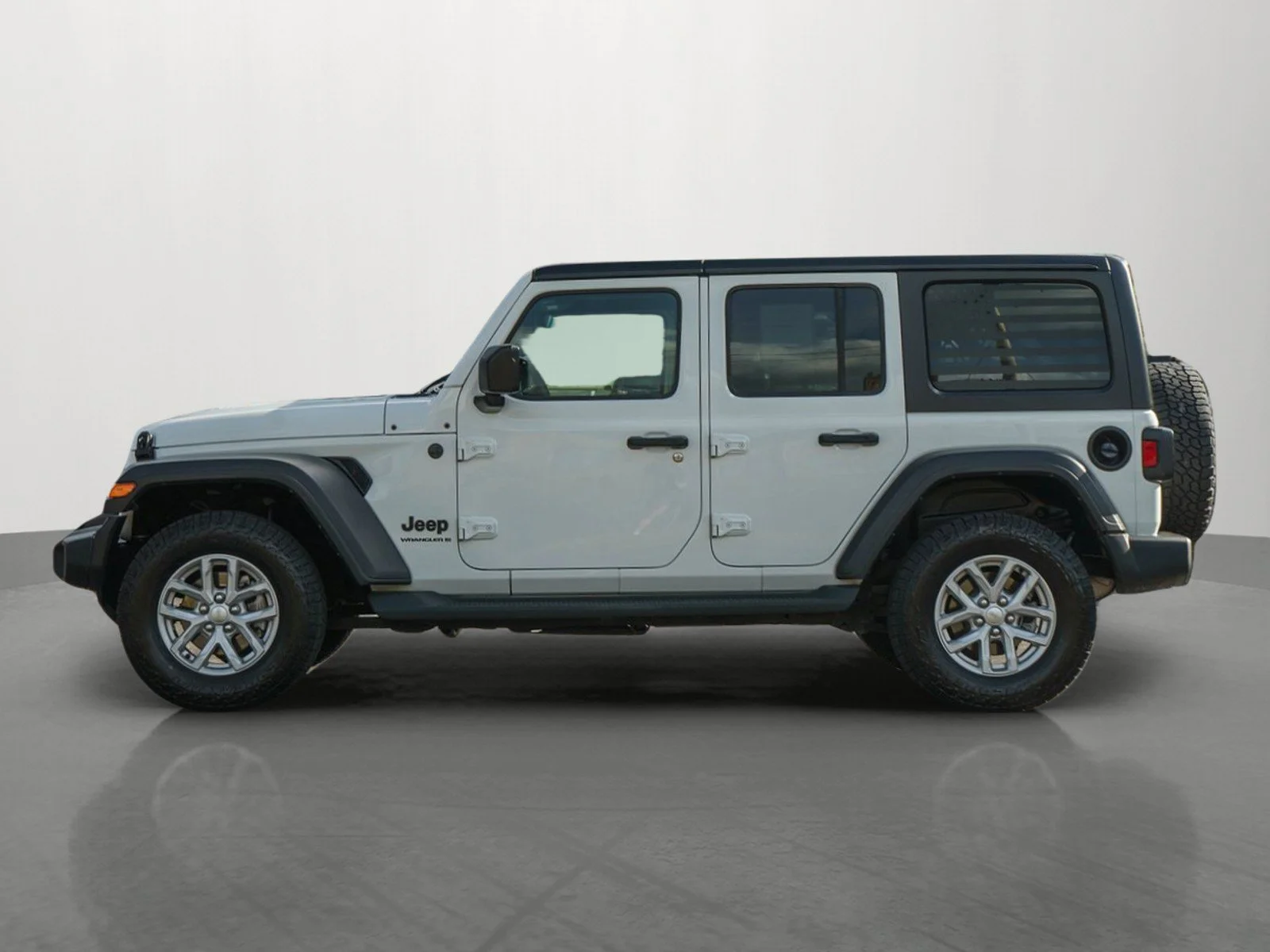 Used 2023 Bright White Clearcoat Jeep Sport S image 4