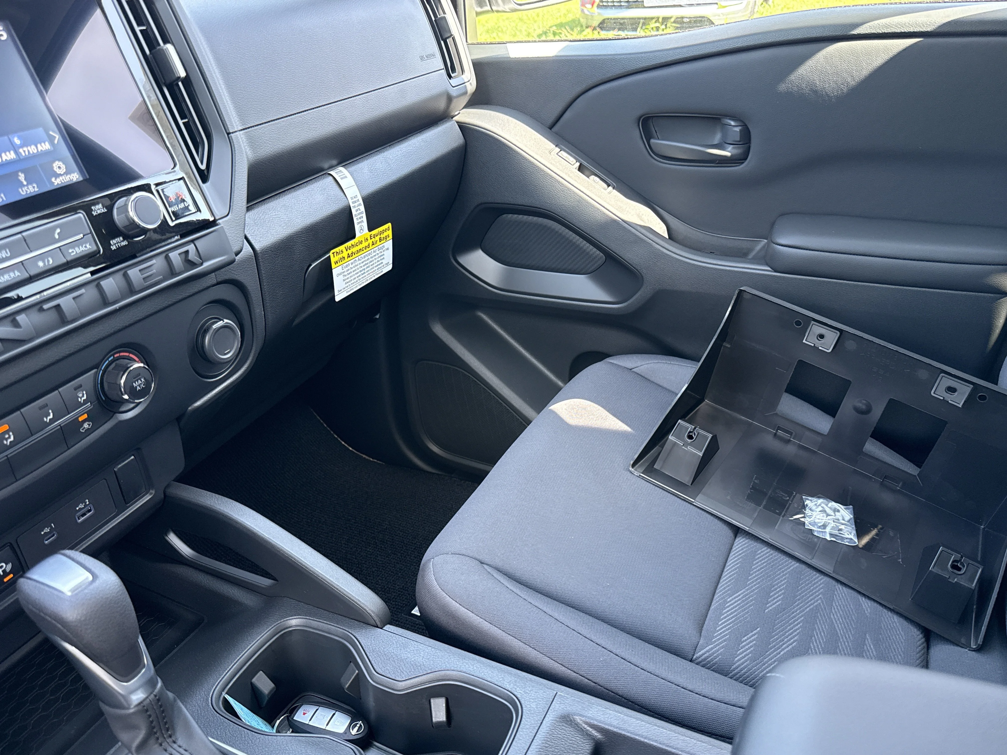 New 2026 Glacier White Nissan S 4WD image 16