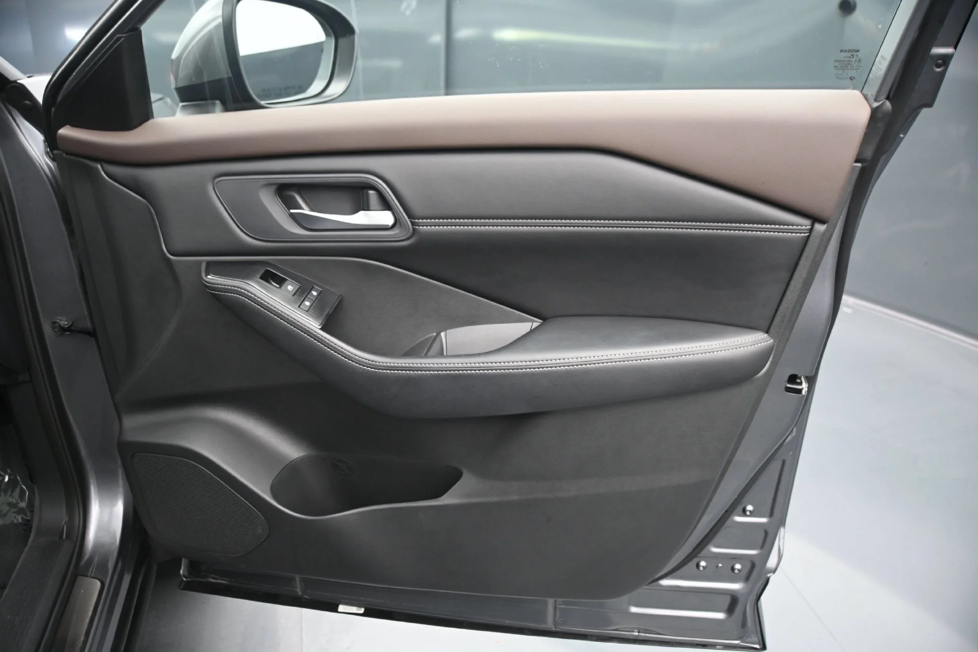Used 2023 Gun Metallic Nissan SV image 12