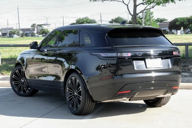New 2026 Santorini Black Metallic Land Rover Autobiography image 12