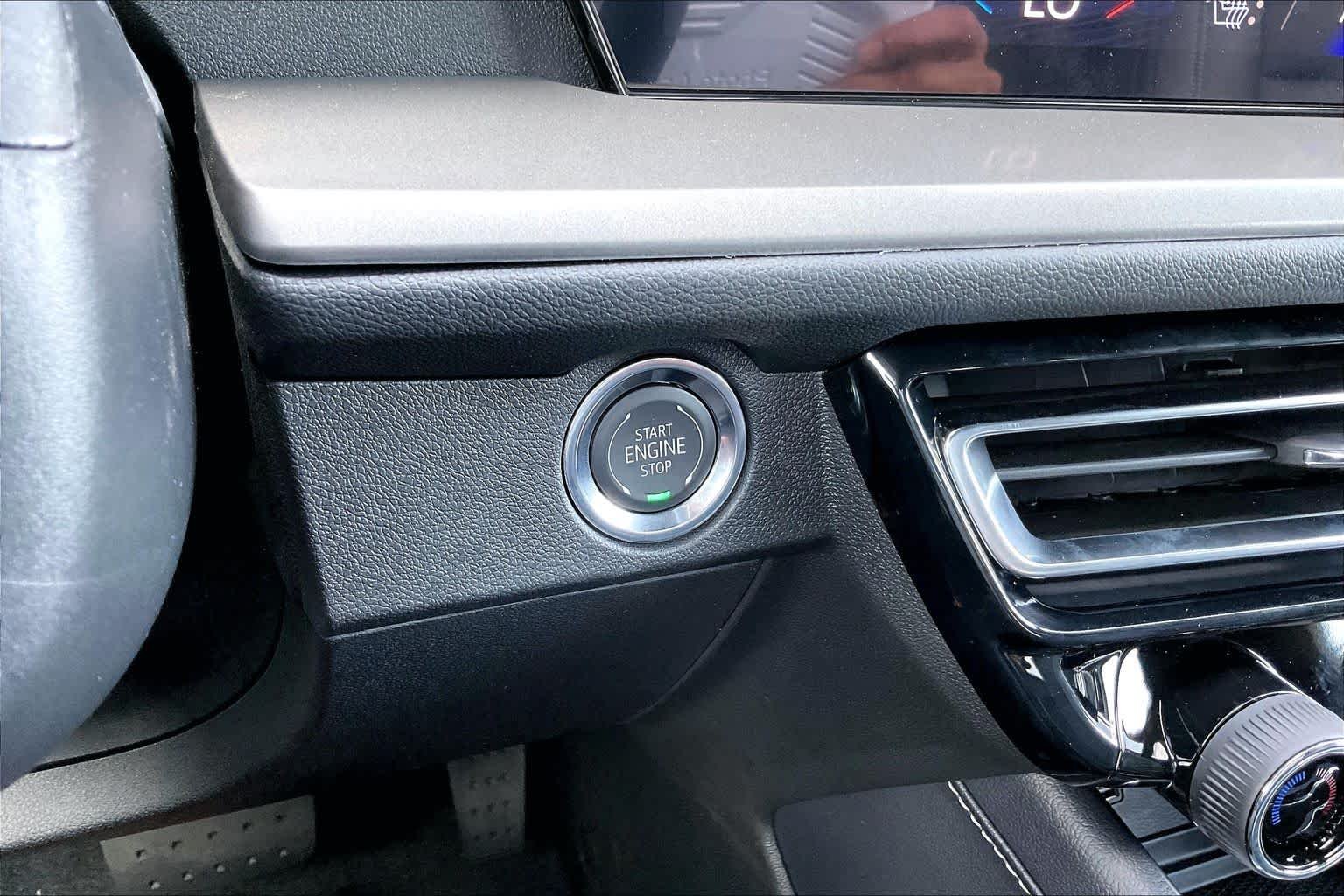 New 2027 Summit White Chevrolet LT image 20