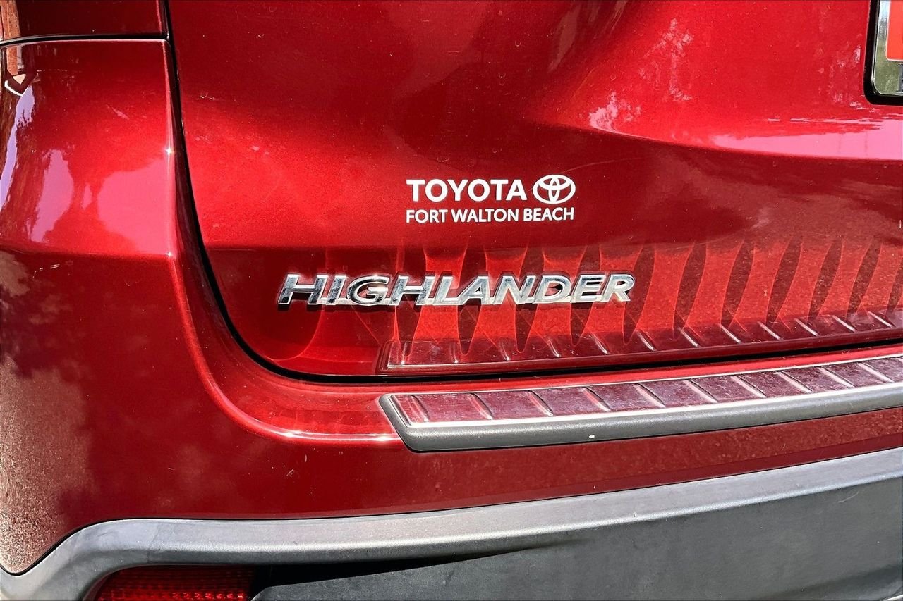 Used 2019 Red Toyota SE image 27