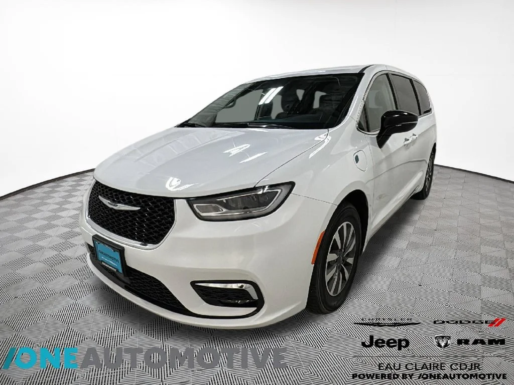 2024 Chrysler Pacifica PHEV Select