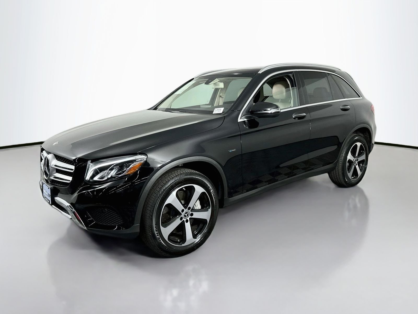 Used 2019 Black Mercedes-Benz GLC 350e image 3