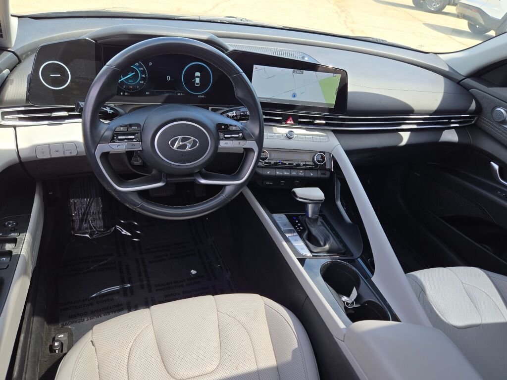 Used 2022 Black Hyundai Limited image 14