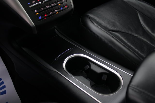 Used 2019 White Lincoln Reserve image 18