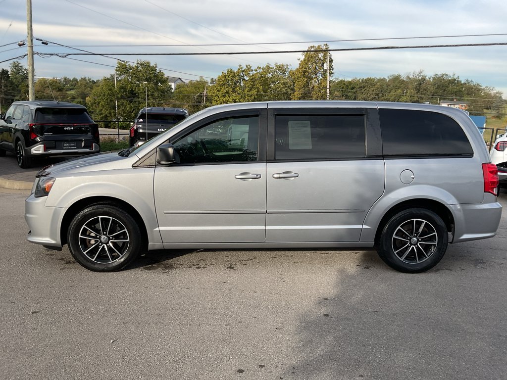 Used 2015 Billet Silver Metallic Clearcoat Dodge SE image 5
