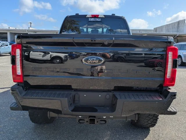Used 2025 Black Metallic Ford XLT image 4