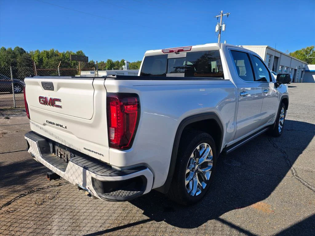 Used 2021 WHITE FROST TRICOAT GMC Denali image 7