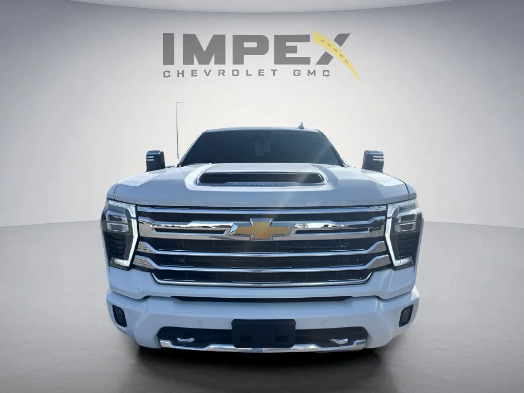 Used 2025 Summit White Chevrolet High Country image 8
