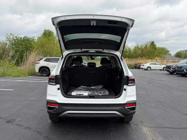 New 2026 White Volkswagen 1.5T SE image 3
