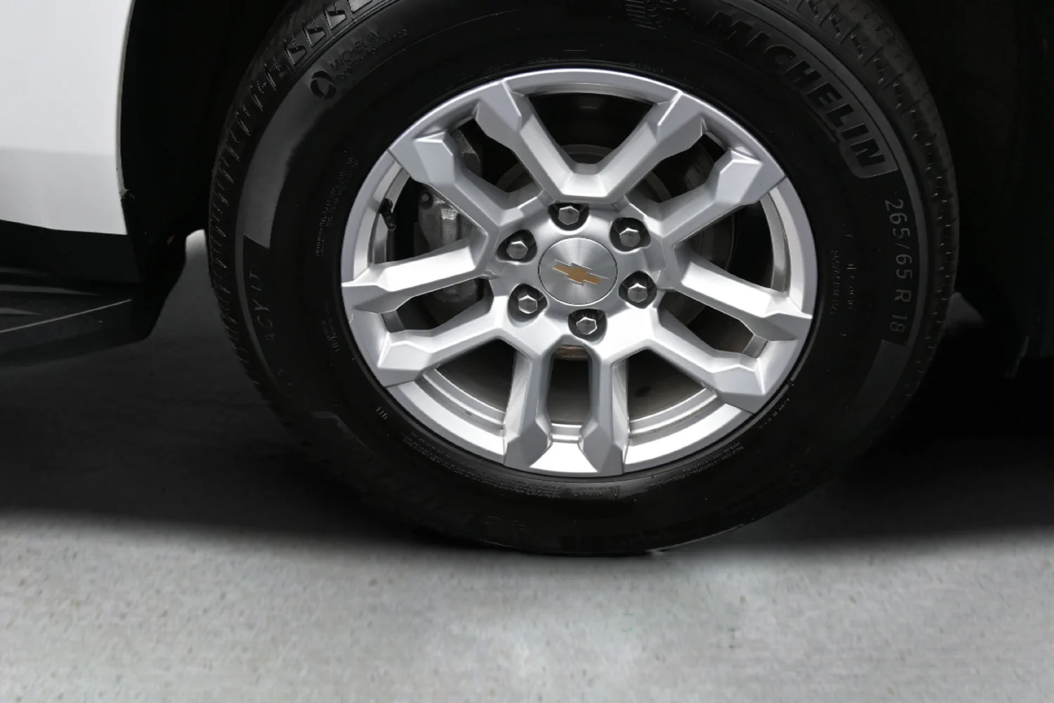 Used 2025 Summit White Chevrolet LT image 24